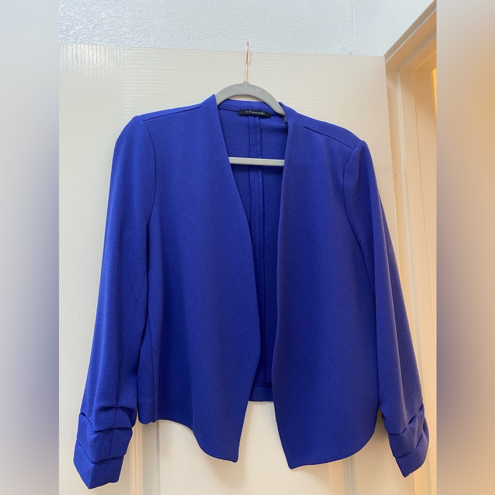 T Tahari Ruched Sleeve
Blazer